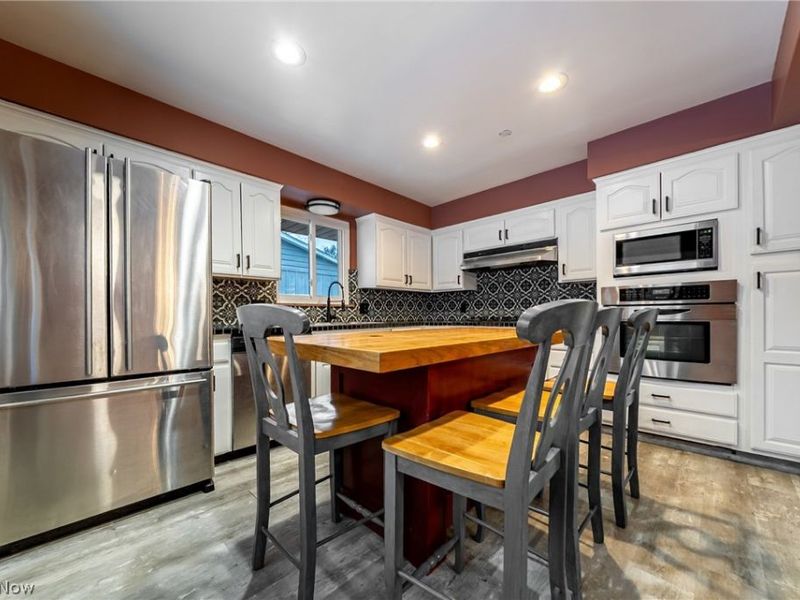 6473 Tanglewood Lane, Independence, OH 44131 Photo 3