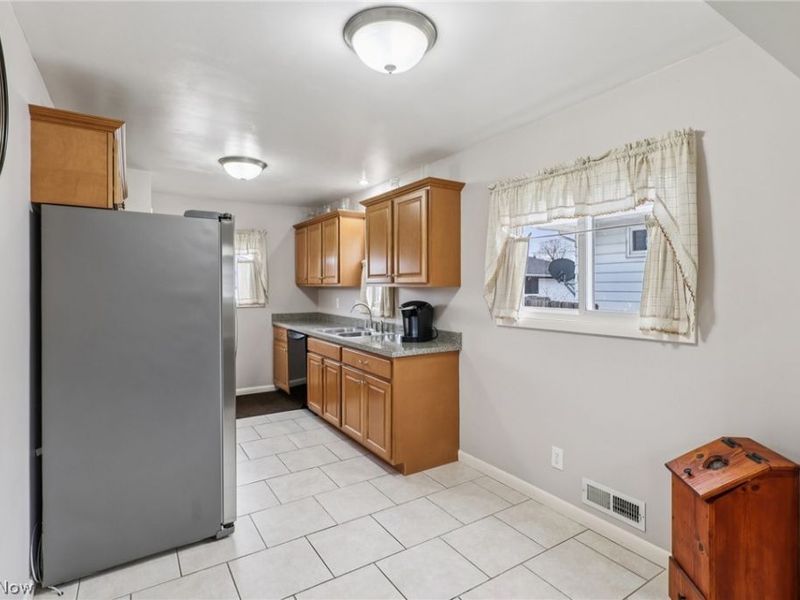 10951 Sharon Drive, Parma, OH 44130 Photo 11