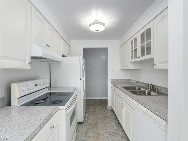 521 Tollis Pky, Unit 298, Broadview Heights, OH 44147 Photo 13