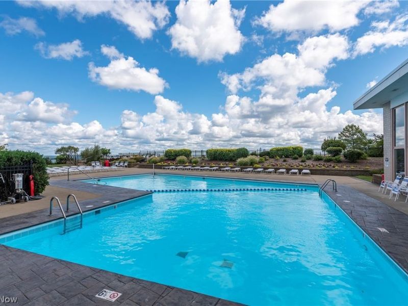 12900 Lake Avenue, Unit 1016, Lakewood, OH 44107 Photo 16