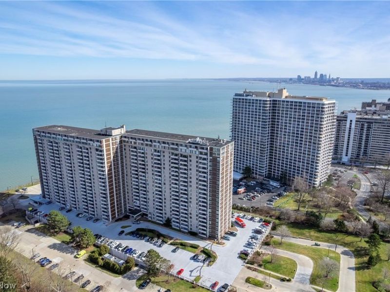 12900 Lake Avenue, Unit 1016, Lakewood, OH 44107 Photo 2