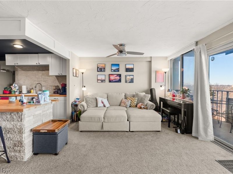 12900 Lake Avenue, Unit 1016, Lakewood, OH 44107 Photo 5