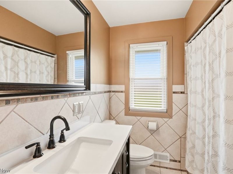 213 Cherry Lane, Seven Hills, OH 44131 Photo 11