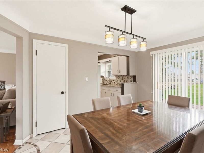 213 Cherry Lane, Seven Hills, OH 44131 Photo 4