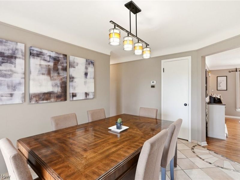 213 Cherry Lane, Seven Hills, OH 44131 Photo 5