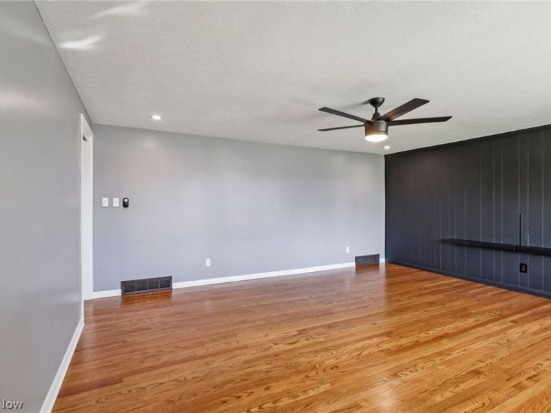 432 35th Street SW, Barberton, OH 44203 Photo 5