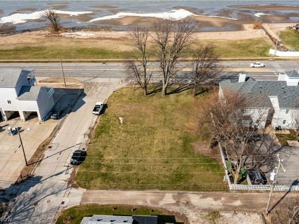 1506 E Perry Street, Port Clinton, OH 43452