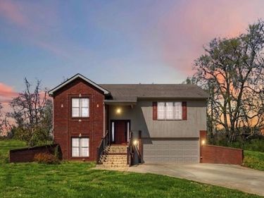 290 Twin Rivers Circle, Bronston, KY 42518