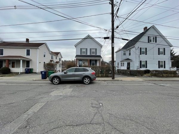 32 Lincoln Rd, Unit B, Newton, MA 02458