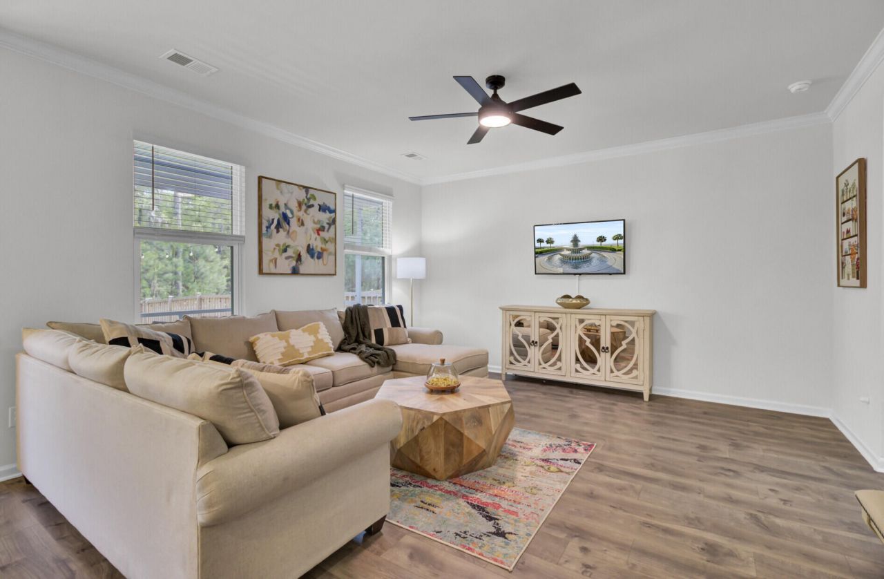 496 Oak View Way Photo 4