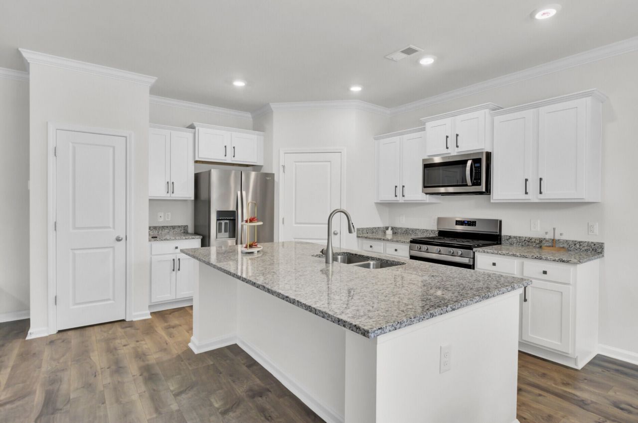 496 Oak View Way Photo 6