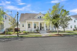 445 Watergrass Way photo 4