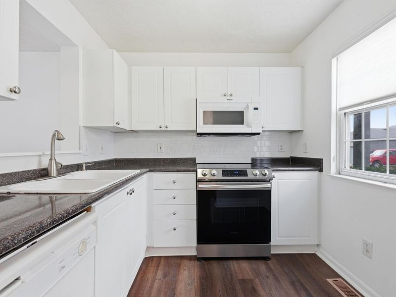 758 Parkgrove Way, Lewis Center, OH 43035 Photo 5