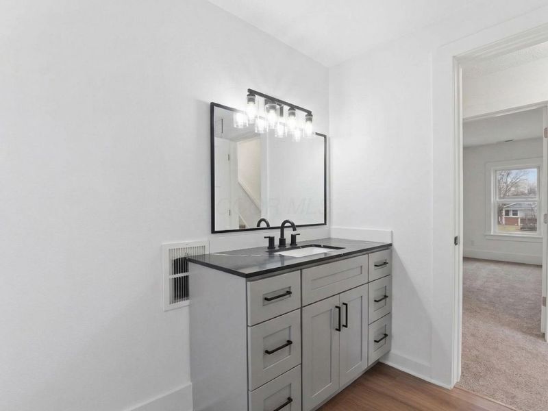 1475 E Hudson Street , Columbus, OH 43211 Photo 21