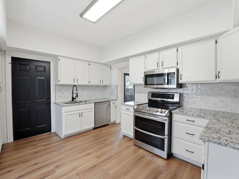 1475 E Hudson Street , Columbus, OH 43211 Photo 6