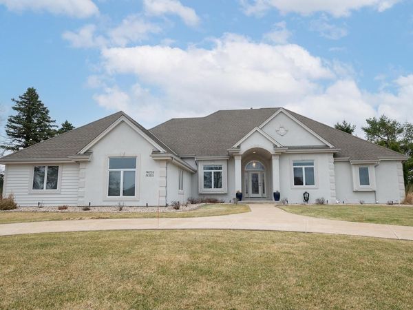 W226N3551 Wethersfield ROAD, Pewaukee, WI 53072