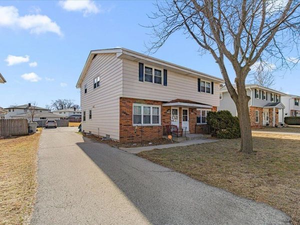 10817 W Appleton AVENUE, Unit 10819, Milwaukee, WI 53225