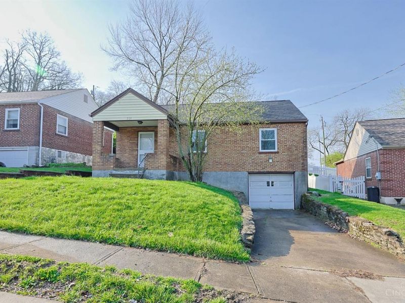 221 E Mechanic Street, Reading, OH 45215 Photo 2