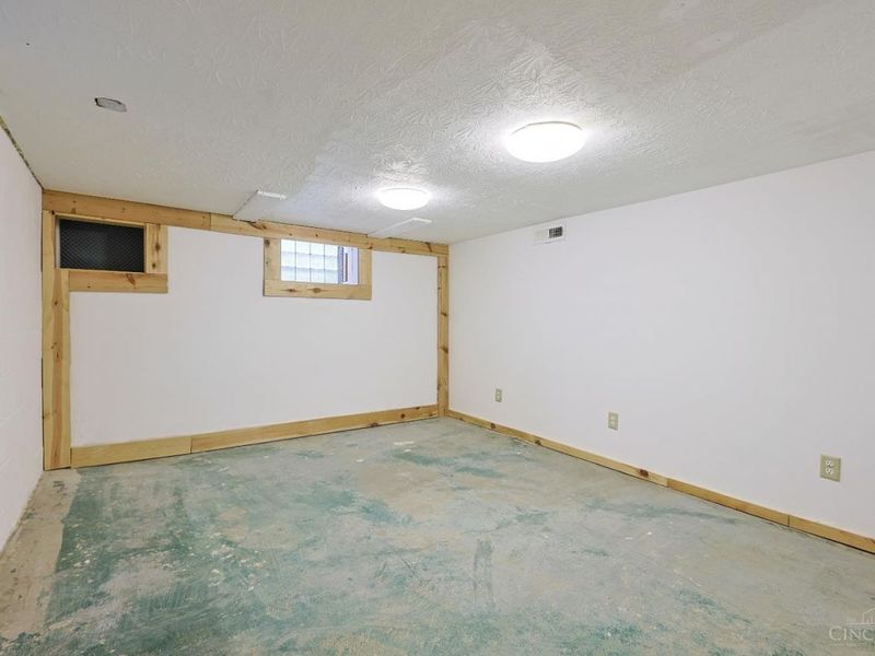 221 E Mechanic Street, Reading, OH 45215 Photo 20