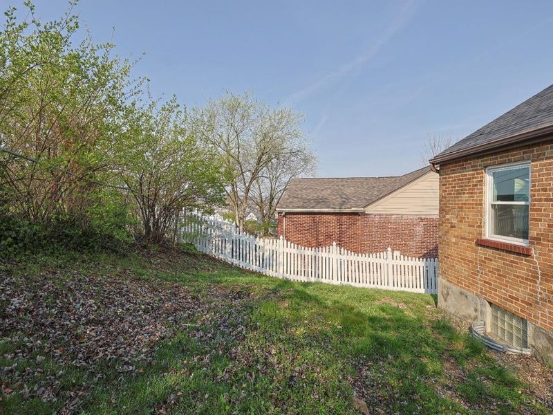 221 E Mechanic Street, Reading, OH 45215 Photo 28