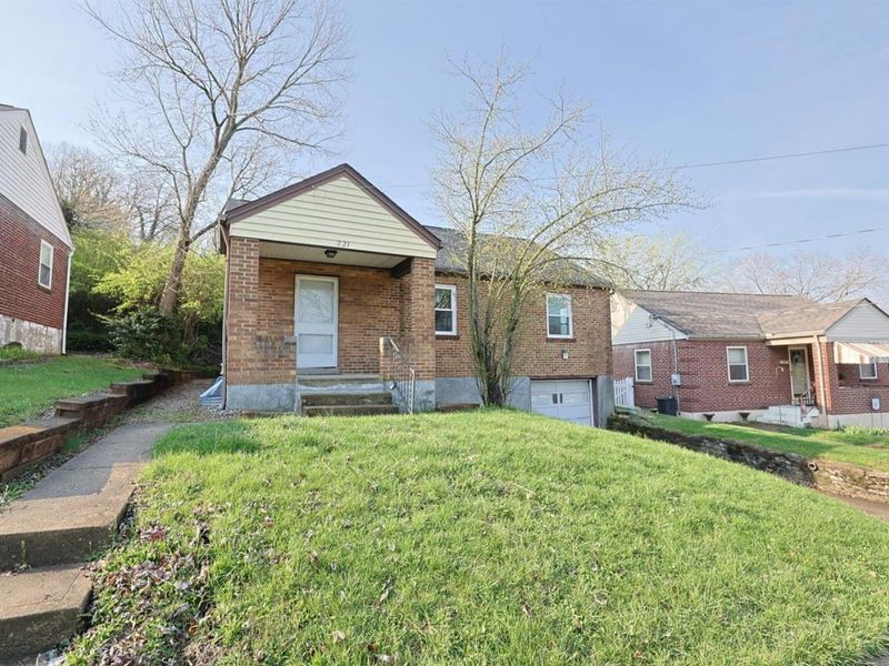 221 E Mechanic Street, Reading, OH 45215 Photo 4