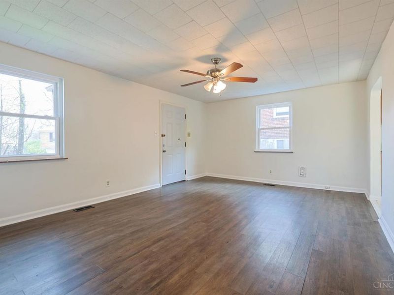 221 E Mechanic Street, Reading, OH 45215 Photo 5