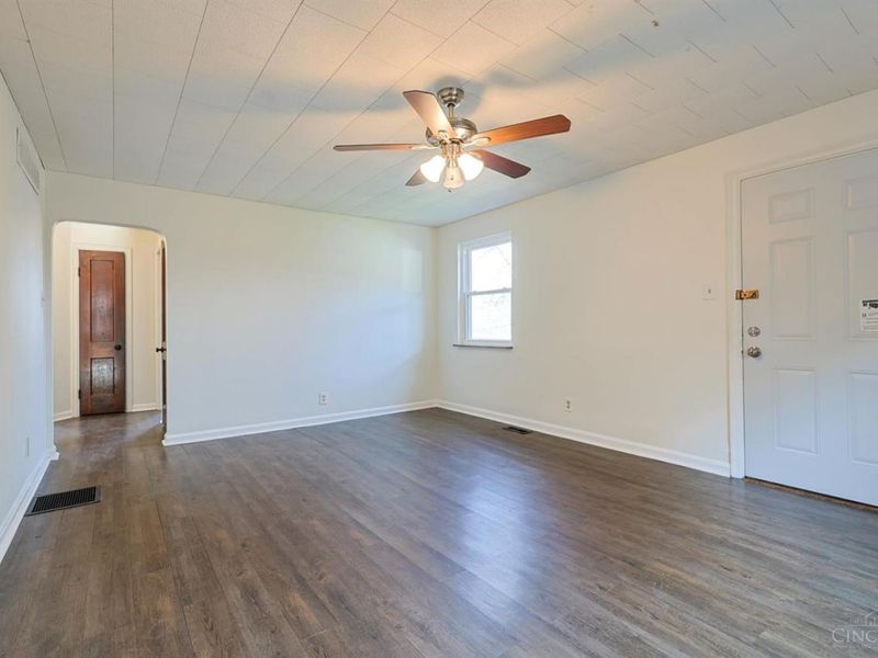 221 E Mechanic Street, Reading, OH 45215 Photo 6