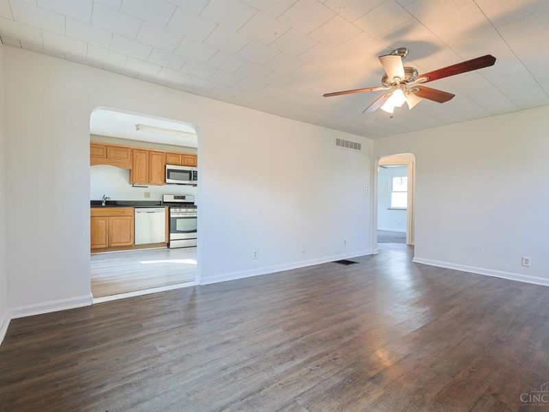 221 E Mechanic Street, Reading, OH 45215 Photo 9