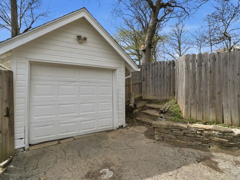 4926 Le Blond Avenue, Cincinnati, OH 45208 Photo 44