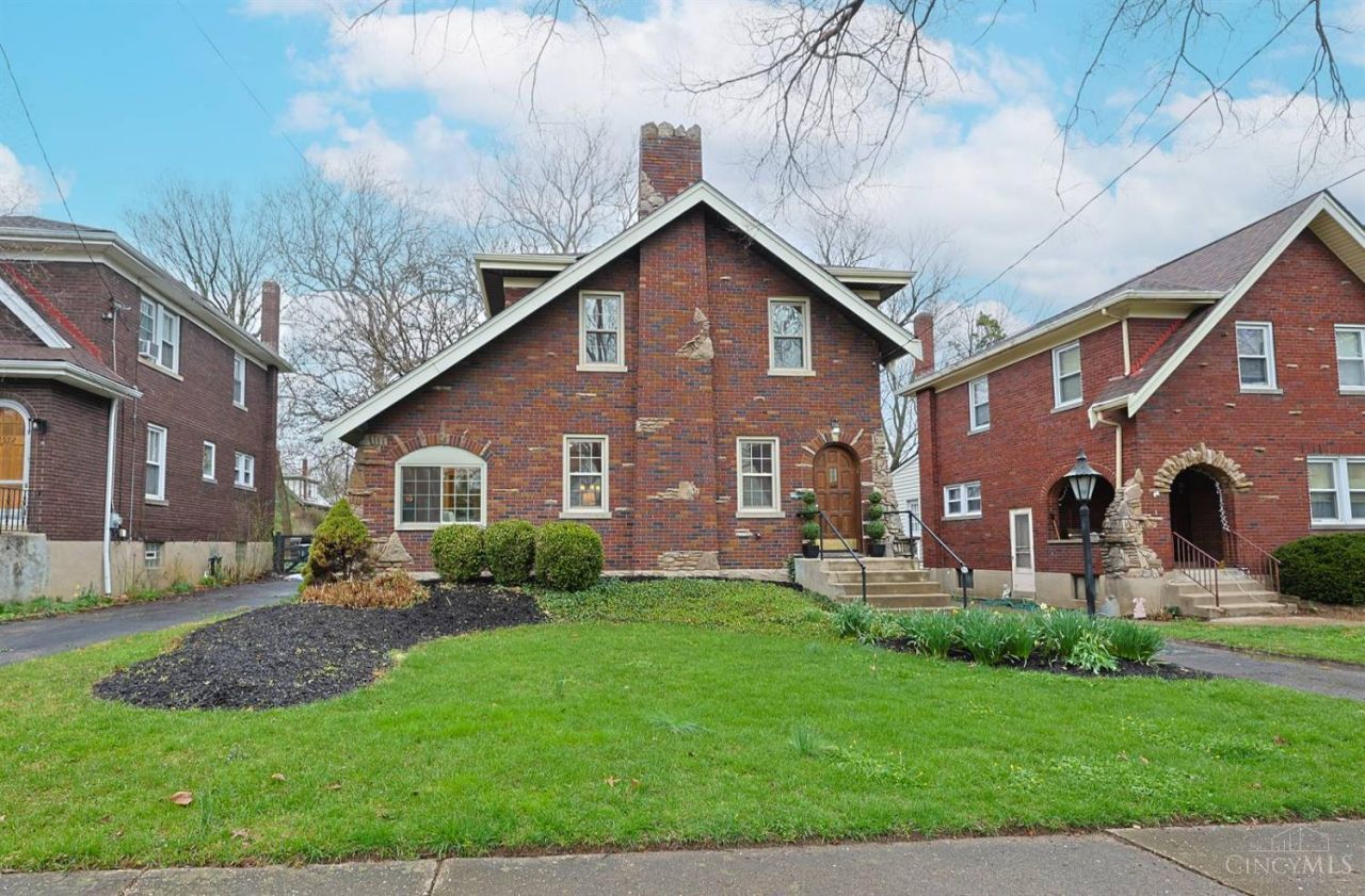 1568 Wittekind Terrace, Cincinnati, OH 45224 Main Photo