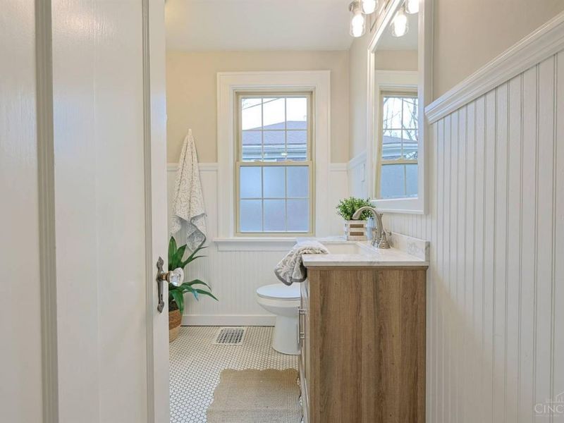 1568 Wittekind Terrace, Cincinnati, OH 45224 Photo 38