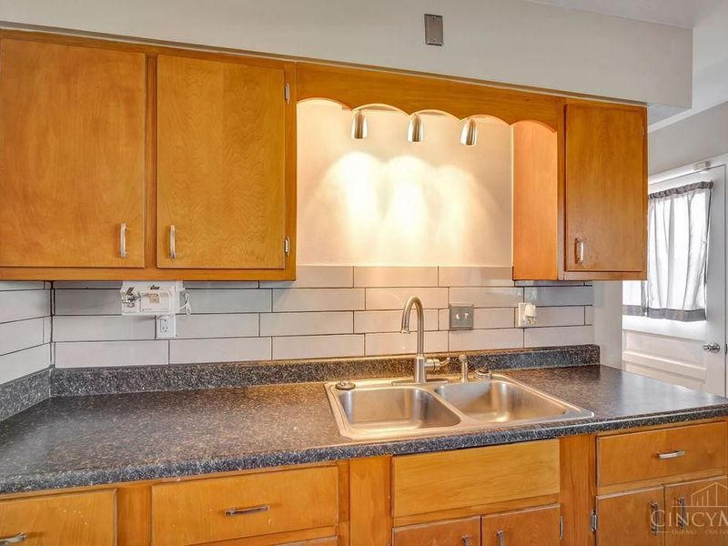 1088 Pinehollow Lane, Cincinnati, OH 45231 Photo 10