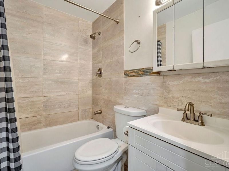 1088 Pinehollow Lane, Cincinnati, OH 45231 Photo 15