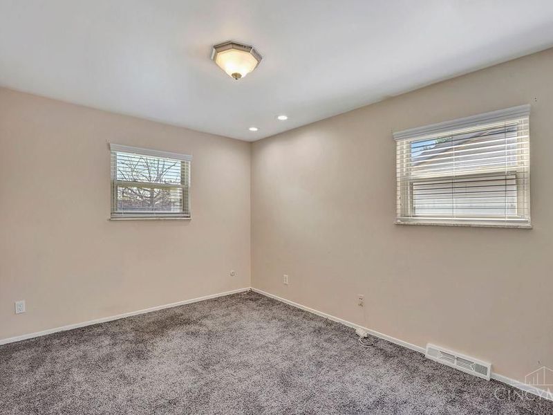 1088 Pinehollow Lane, Cincinnati, OH 45231 Photo 17