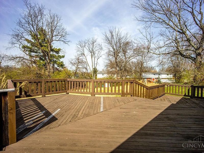 1088 Pinehollow Lane, Cincinnati, OH 45231 Photo 24