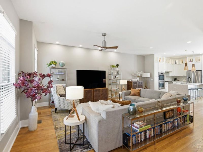 1507 Elm Street, Cincinnati, OH 45202 Photo 2