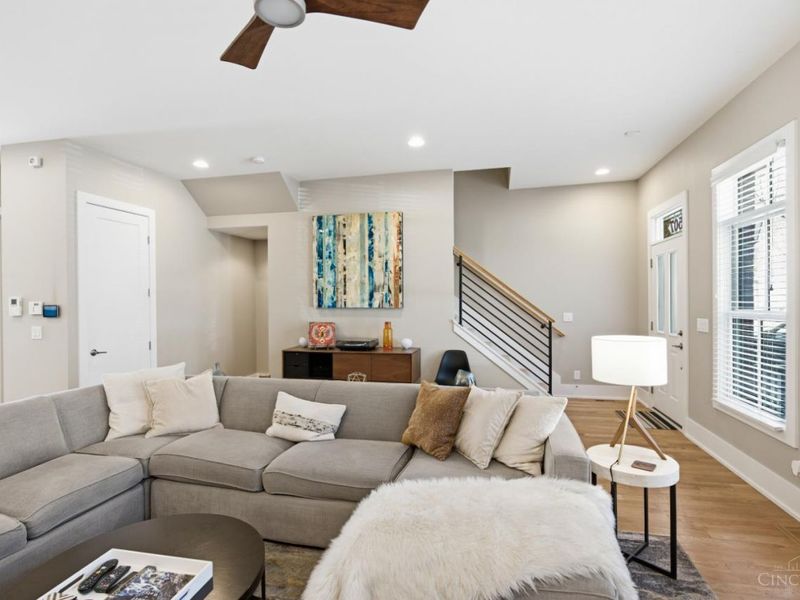 1507 Elm Street, Cincinnati, OH 45202 Photo 3