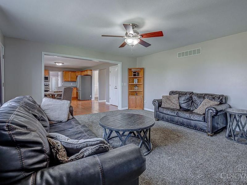 1399 Treaty Court, Hamilton, OH 45013 Photo 3