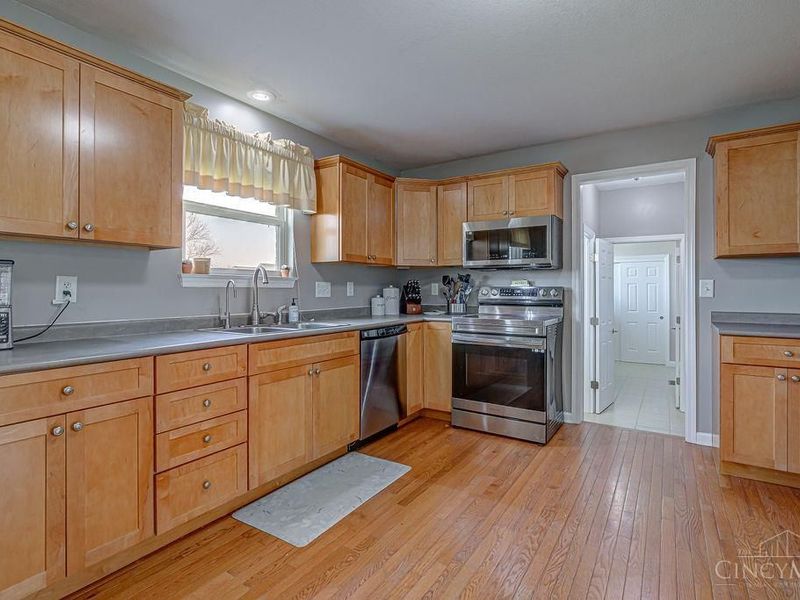 1399 Treaty Court, Hamilton, OH 45013 Photo 6