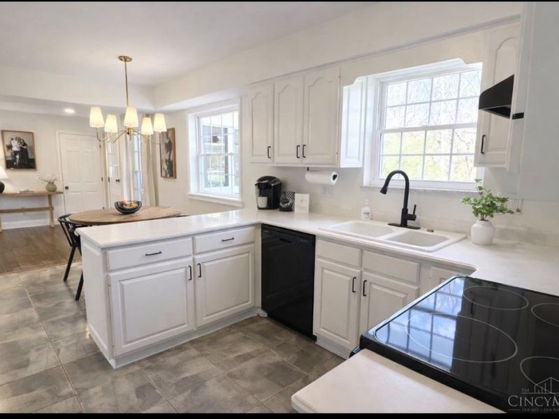 8124 Cabinet Circle, Anderson Twp, OH 45244 Photo 14