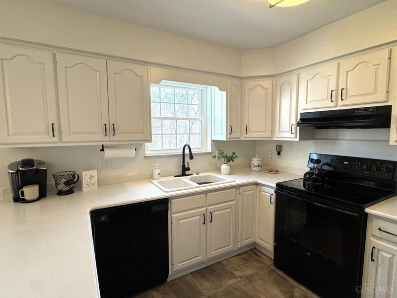 8124 Cabinet Circle, Anderson Twp, OH 45244 Photo 16