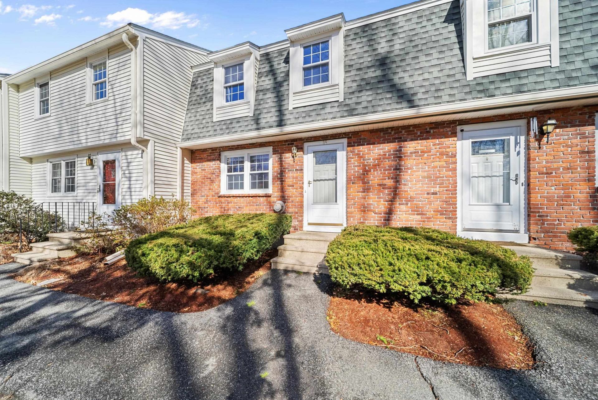 35 Olde Country Village, Unit 35, Londonderry, NH 03053 Main Photo