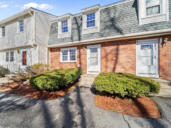 35 Olde Country Village, Unit 35, Londonderry, NH 03053