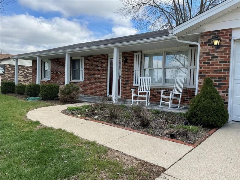 210 Baker Lane, Carlisle, OH 45005 Photo 2