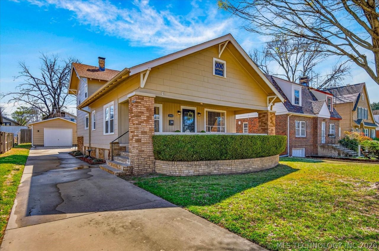 1502 S Johnstone Avenue, Bartlesville, OK 74003 Main Photo