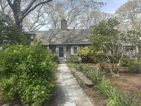 72 Loop Rd, Falmouth, MA 02540