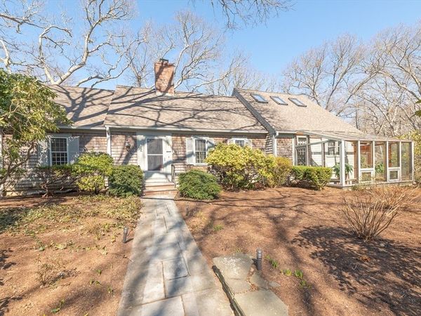 72 Loop Rd, Falmouth, MA 02540