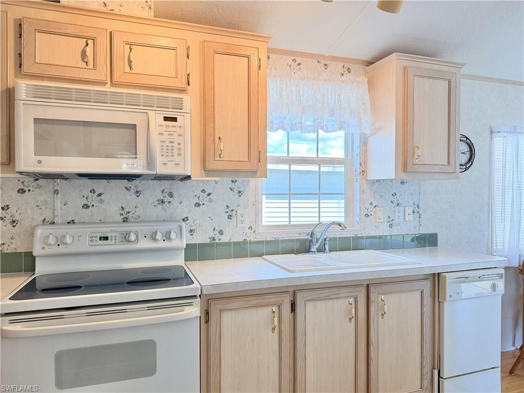 2 Jade Dr, Unit 2J, Naples, FL 34114 Photo
