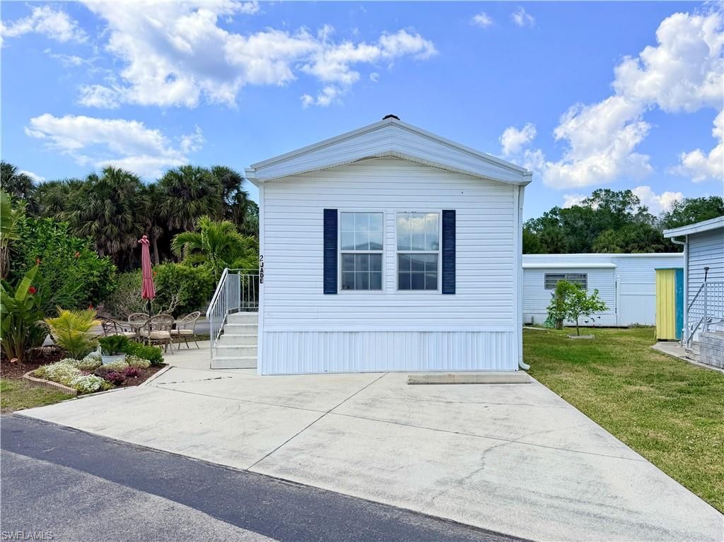 2 Jade Dr, Unit 2J, Naples, FL 34114 Photo