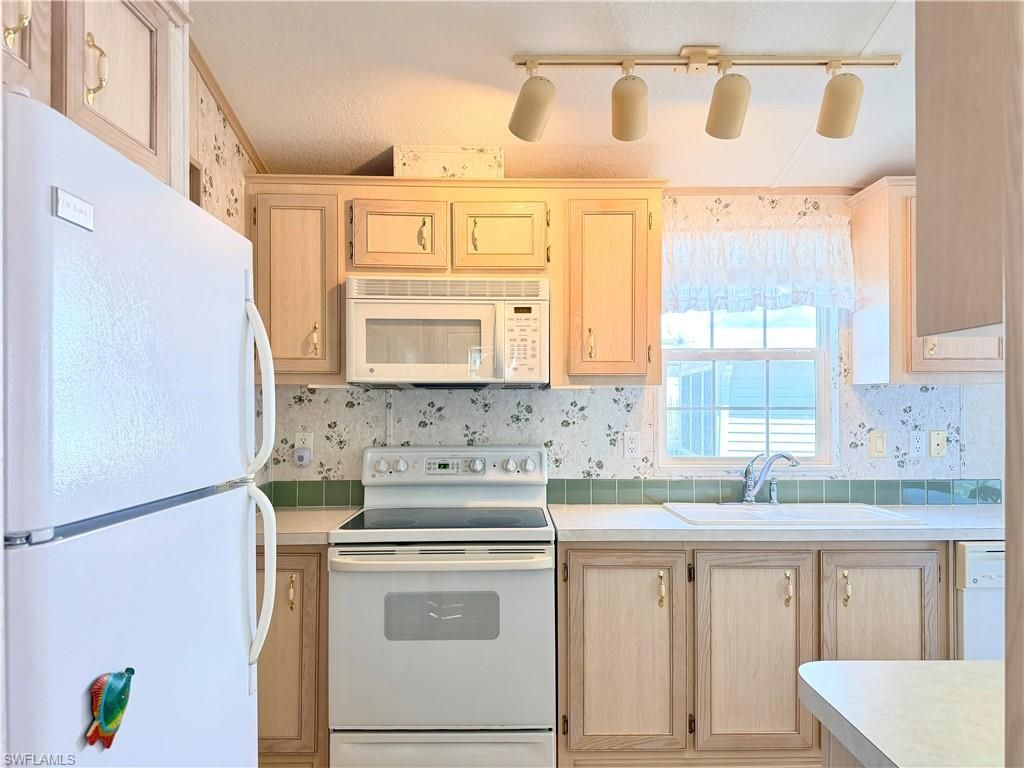 2 Jade Dr, Unit 2J, Naples, FL 34114 Photo